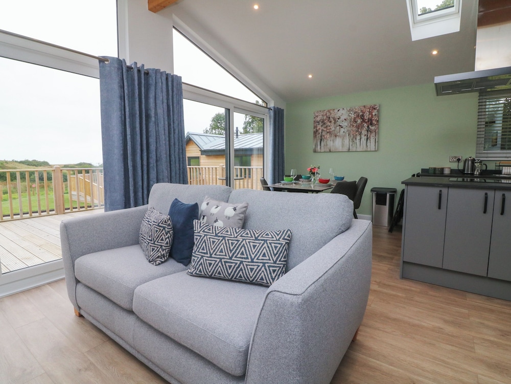 Cove Lodge
