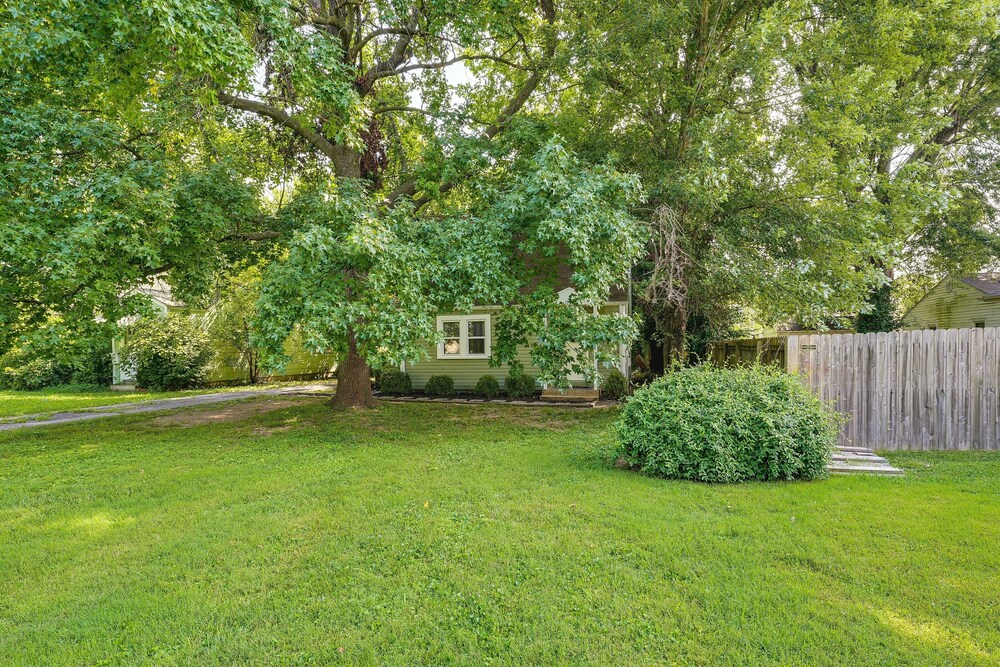 Springfield Home w/ Yard: 3 Mi to Downtown! view 3