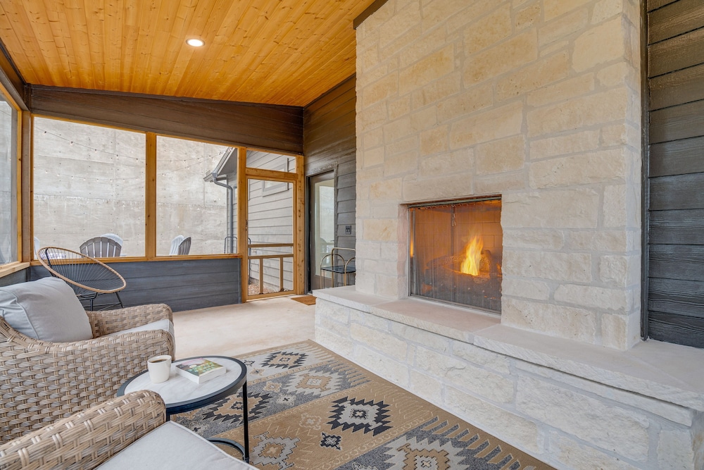 Chic Burnet Home on Lake Buchanan w/ 2 Fireplaces! - Property Image 22