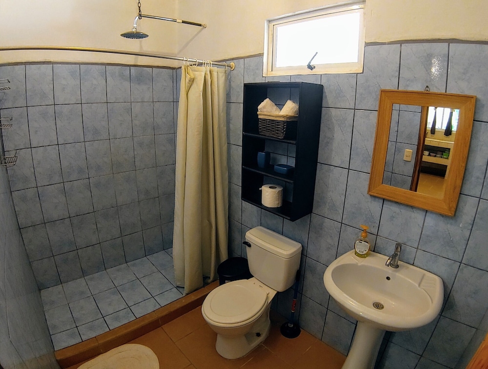 Colibri Surf House & Flats