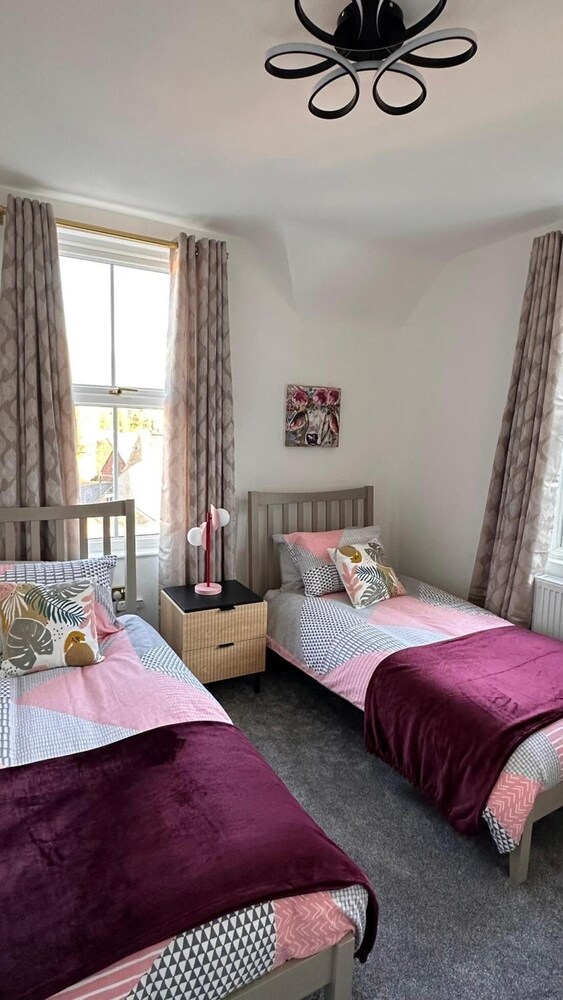Llangollen Retreat With Stunning Views of the Castle