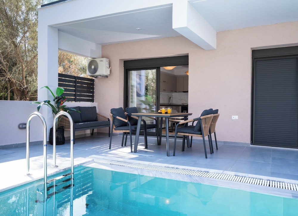 Aqua Bliss Beachfront Episkopos Lefkada