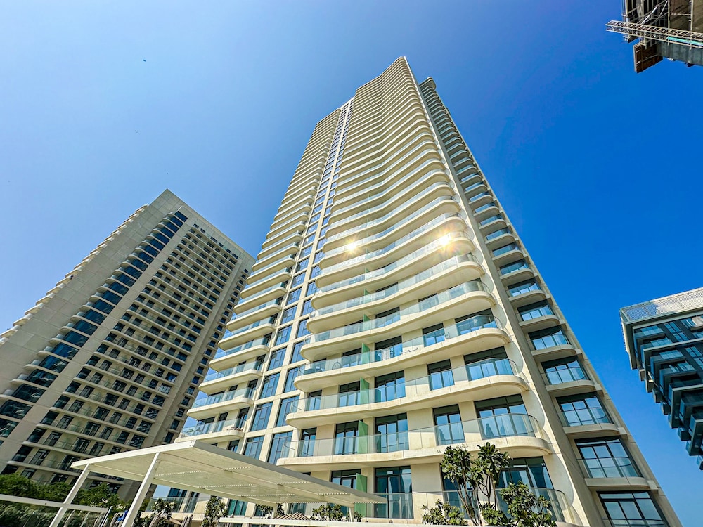 HiGuests - Marina Vista Tower 2