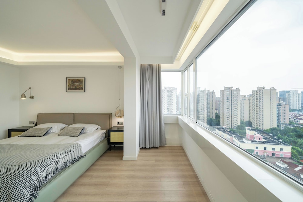 Book and Bed - SML Center