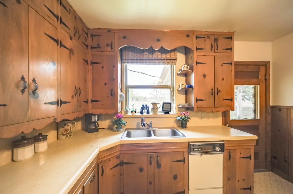 Serene, Country Retreat ~ 12 Mi to Main St! view 3