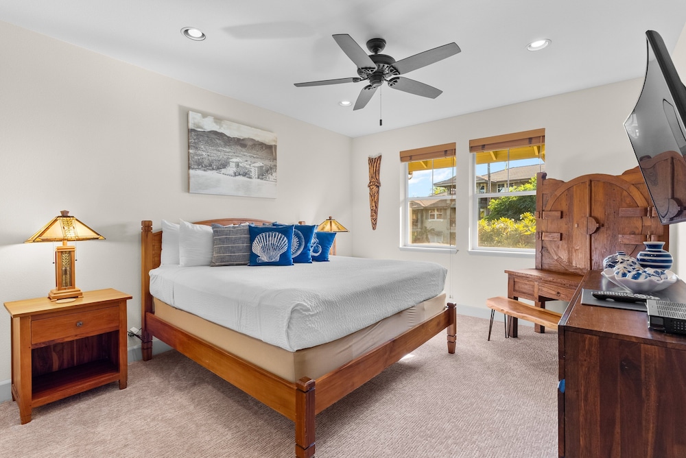 Peaceful Hawaiian Condo w Upscale Amenities - Near Dolphin Quest - Pool!- Vrkcv