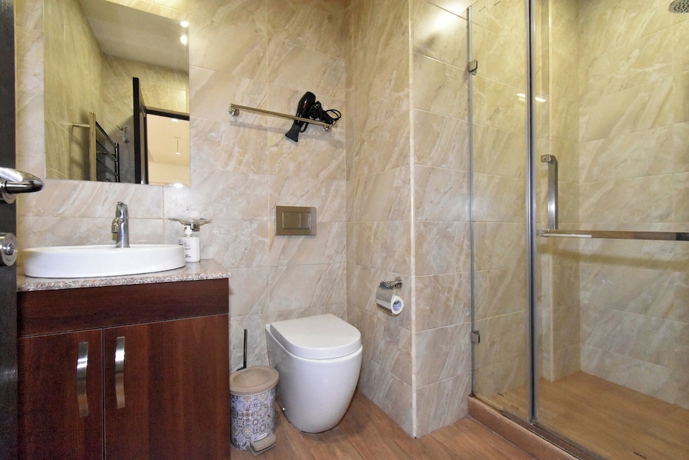 1bdr luxury apartment