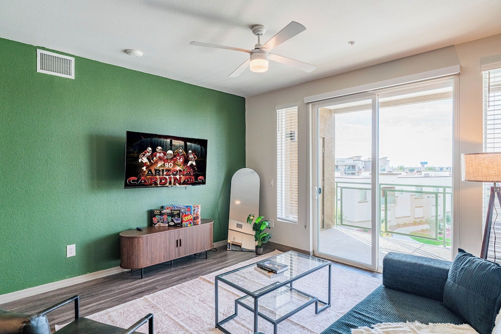 ROVE LIVING/KL - Cardinal 95