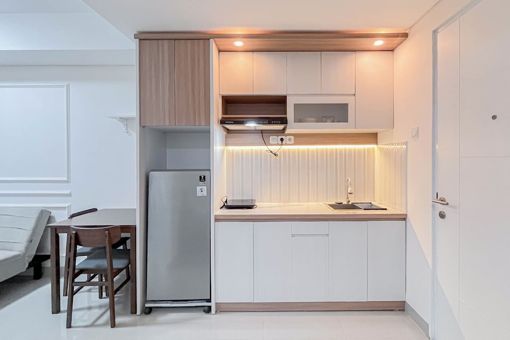 Comfy 1BR Apartment at Tamansari Skylounge Makassar