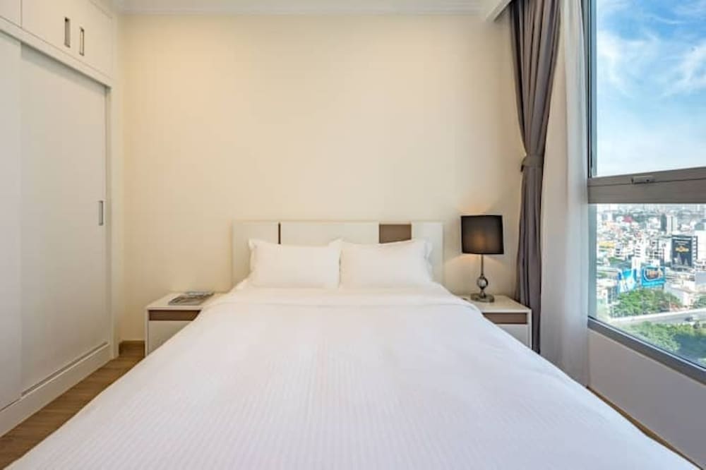 The Aquamarine Landmark Suites - Poolside Access at L4B