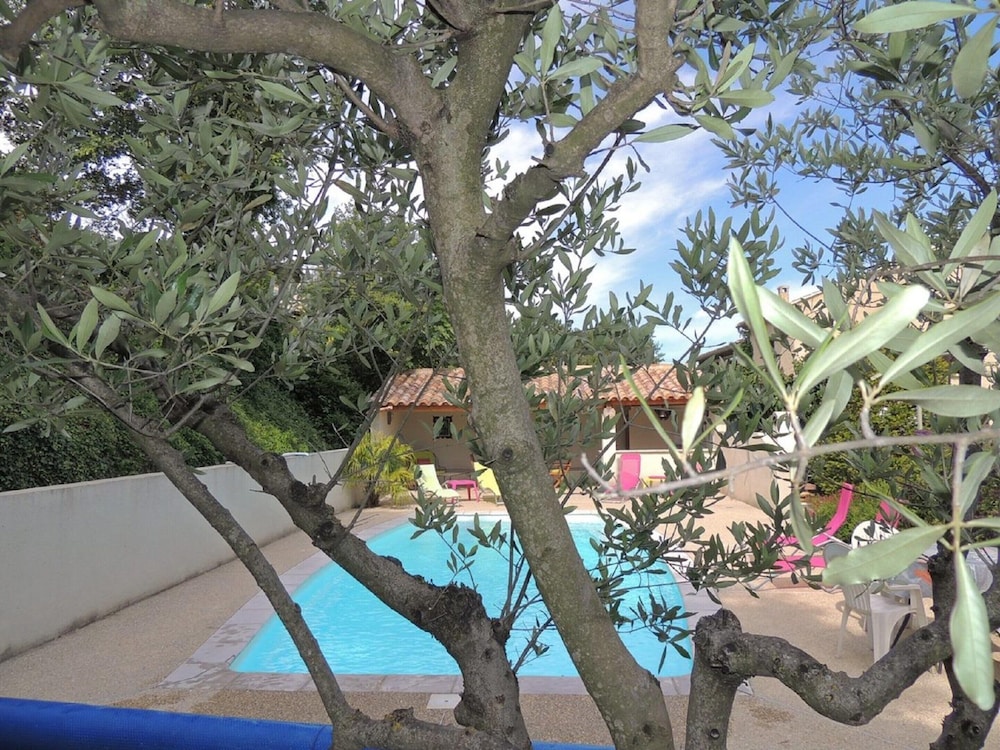 House in Vaison La Romaine With Heated Pool