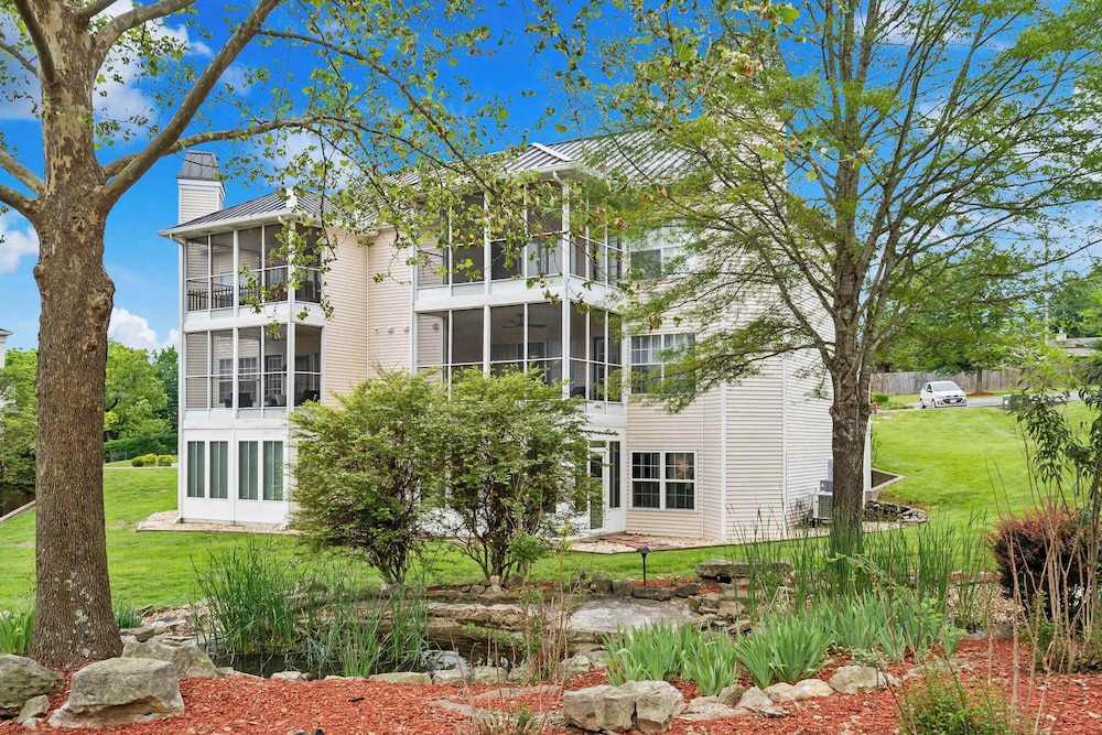 ST-BloomTower-805 by bnbme homes