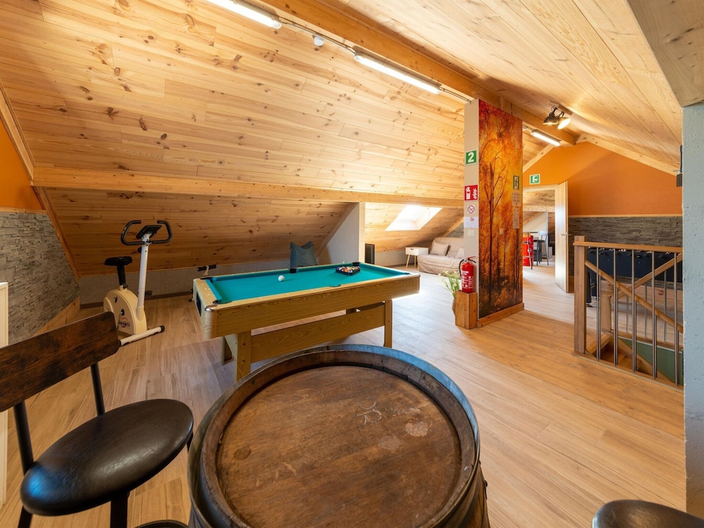 Spacious Getaway Near Spa F1