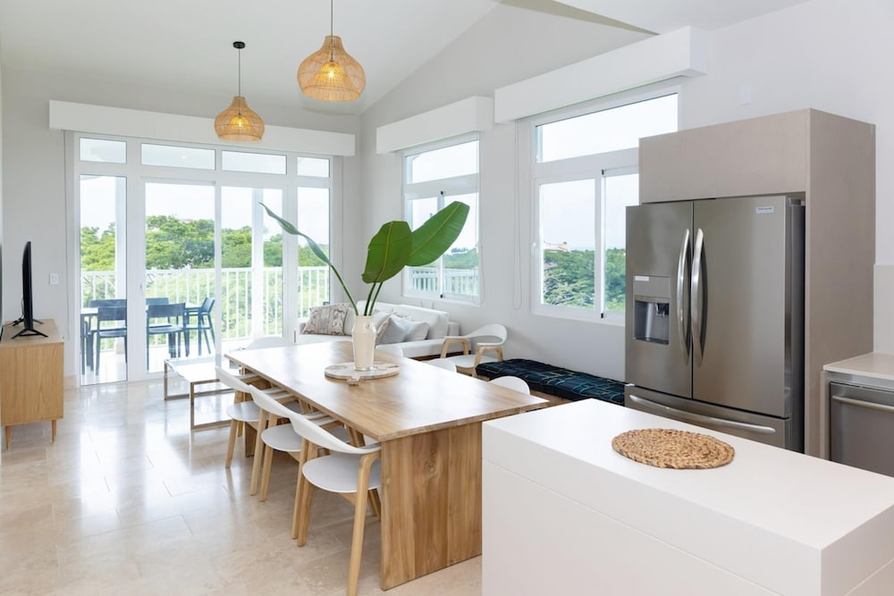 The Couples Condo by Acomodo