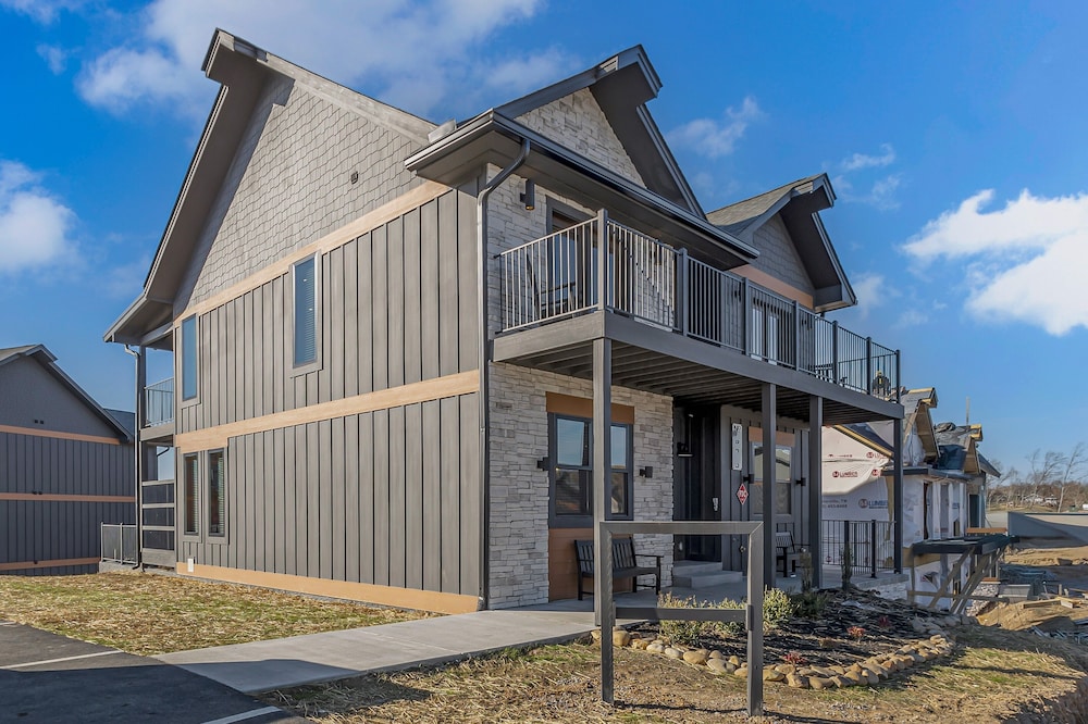Cozy Cub Luxury Cabin Pigeon Forge