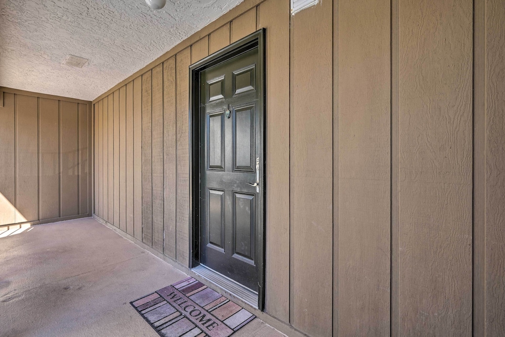 Nautical Edgewater Resort Condo - Walk to Beaches! view 5