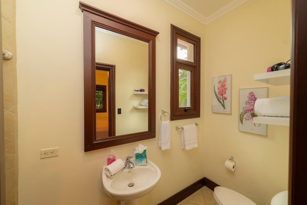 - Casa Zafiro 7 Bedrooms Private Pool