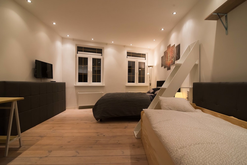 City house 4 bedrooms view 5