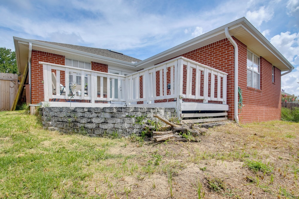3 Mi to Escambia Bay: Home w/ Deck & Private Yard!