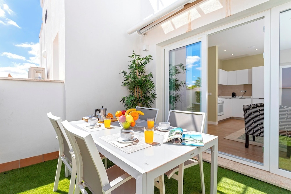 Marvelous Penthouse With 3 Terraces in Triana. Castilla III