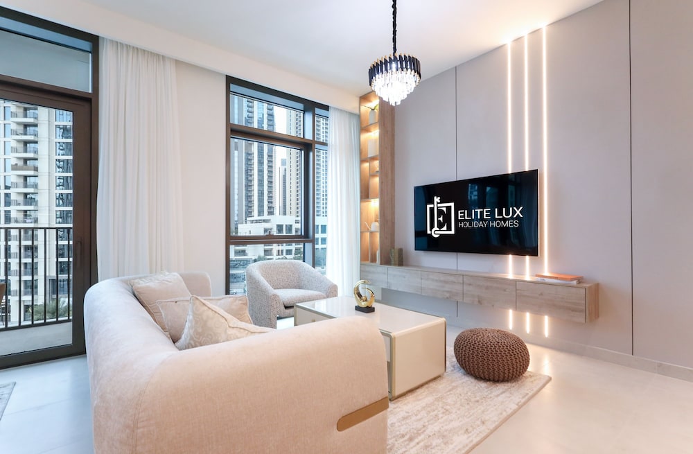Elite LUX Holiday Homes - Dubai Creek Oasis 2BR Luxe w Burj View