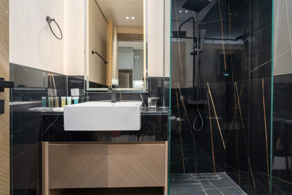 Contemporary Studio Apartment, Dubai Business Bay!