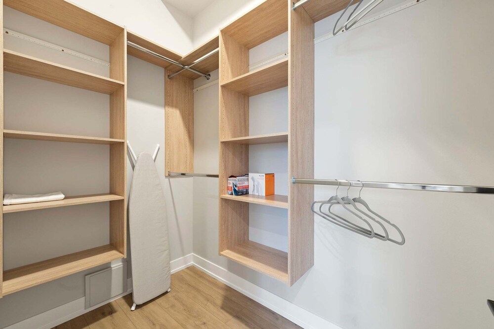 Spacious Bright Modern New Unit in Tri Taylor