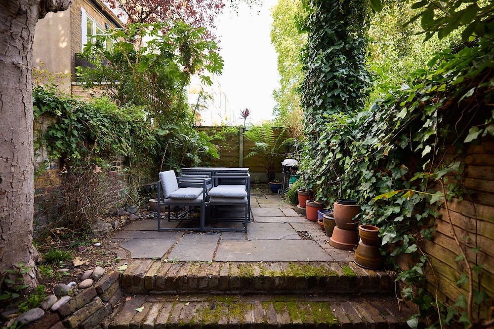 Kensington Garden Flat with Office