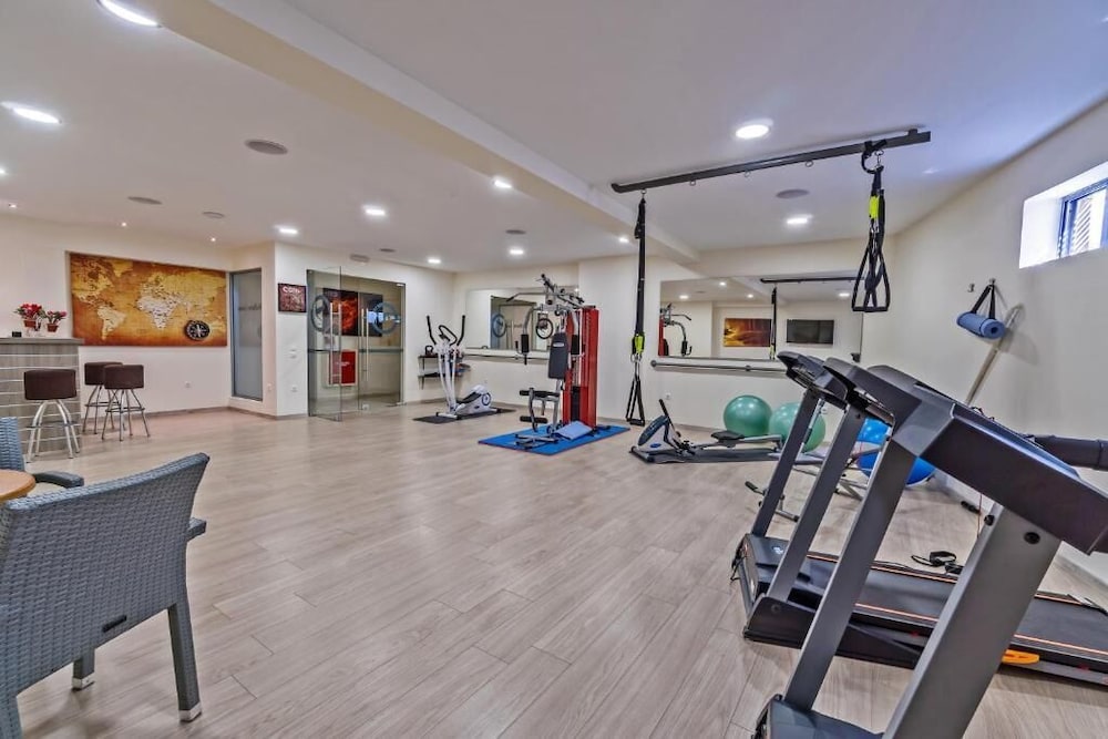 Icarus Suite Apartments