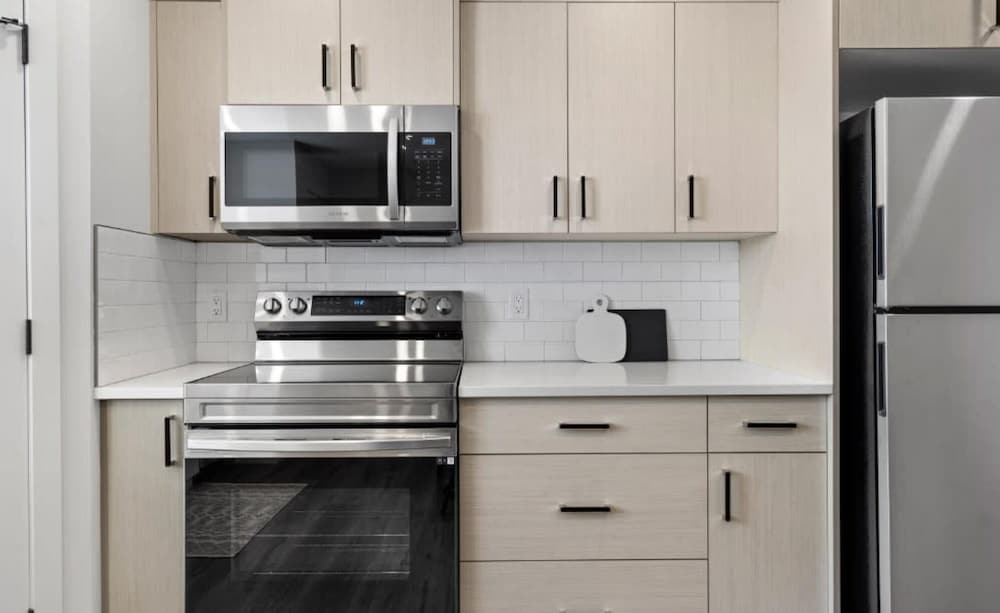 Livingston Way No Service Fees Kitchen