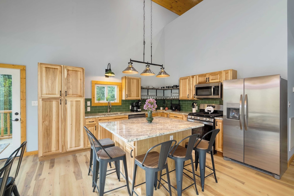 Cabin w/ Hot Tub, Game Room & Scenic Smoky Mountain Views Perfect by Avantstay