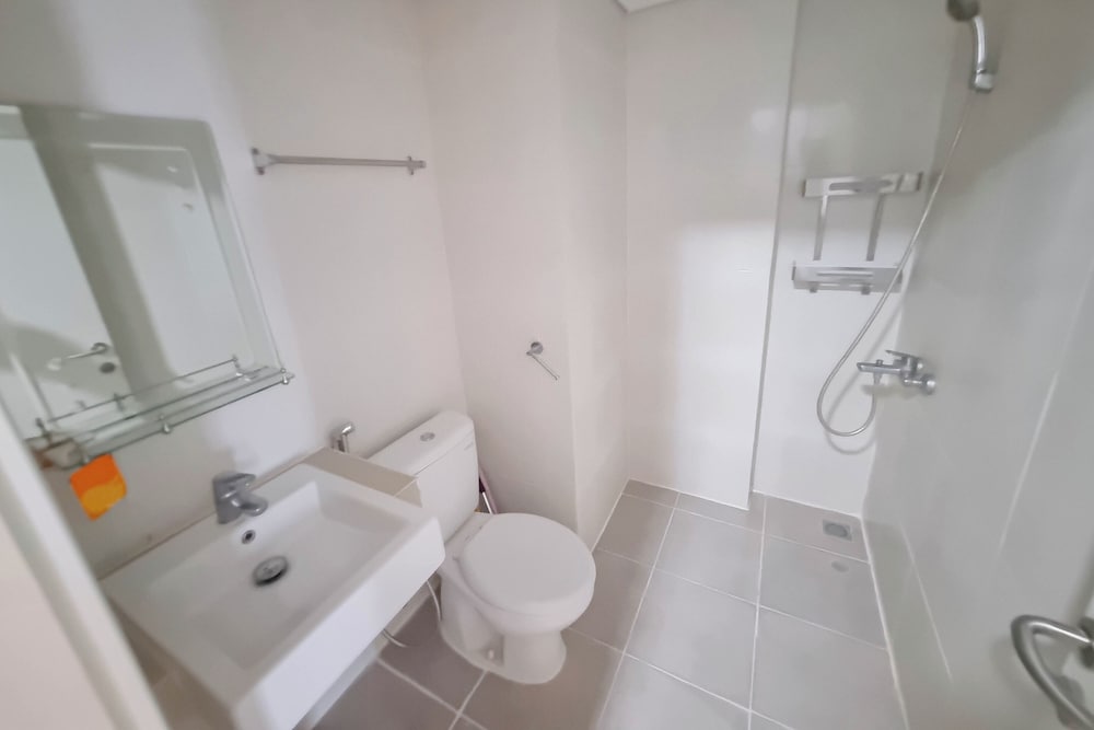 Modern Studio Near Ambarrukmo Plaza At Barsa City Apartment