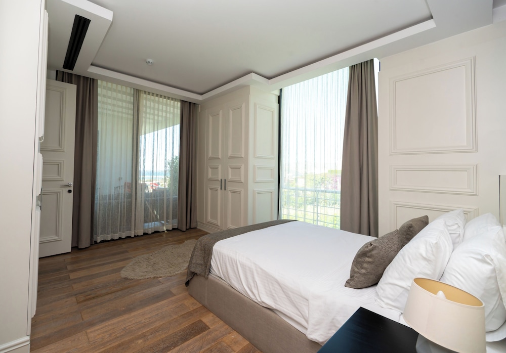 Marinhill High Luxury Property