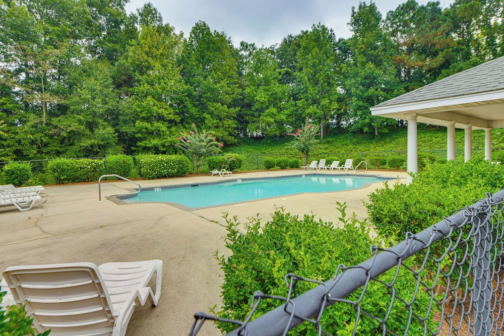 2 Mi to Tiger Territory! Condo w/ Community Pool