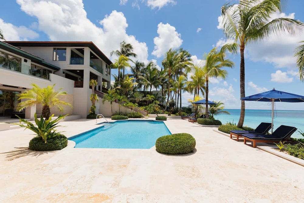 Newly Renovated Notos Cove Villa Property