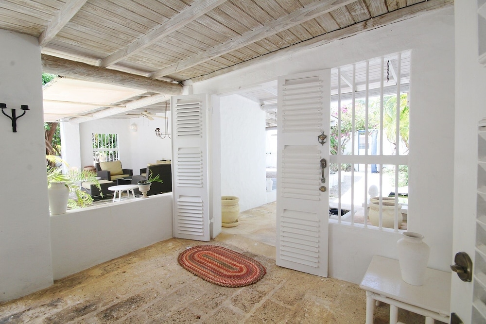 Poolside Paradise Near Beach - Pavilion Villa by Bluescape