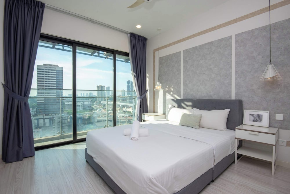 Spacious 2BR Suasana, Near CIQ JB Sentral