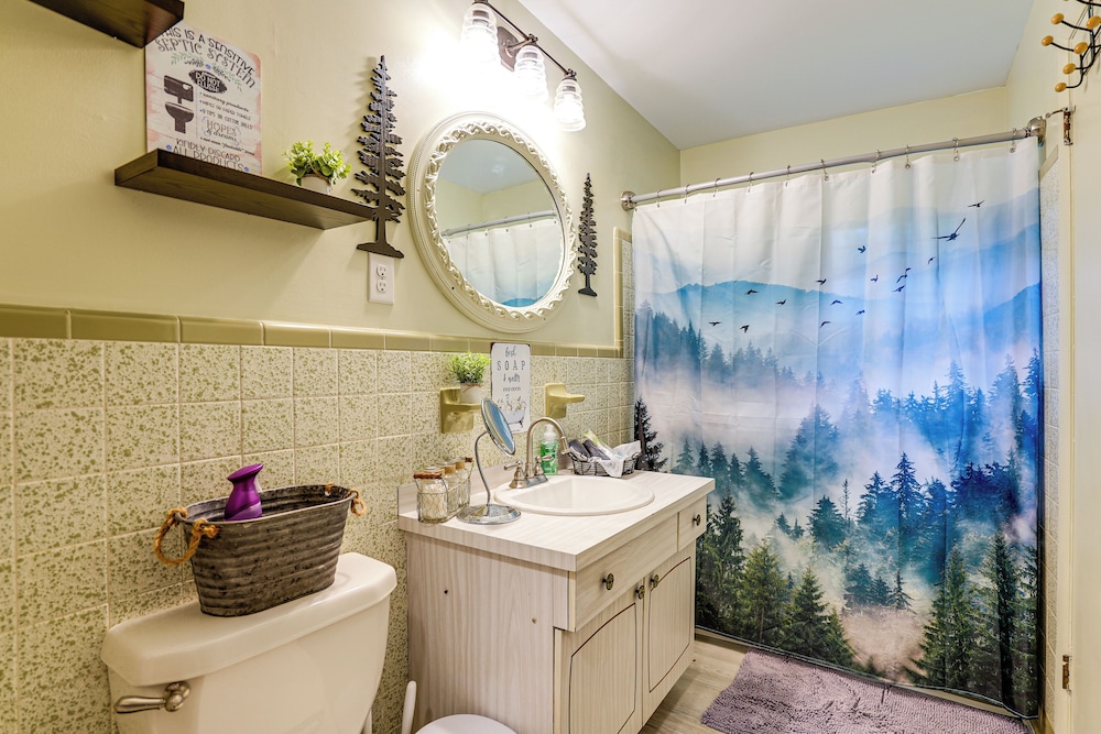 Otter Creek Rec Area On-site! Serene Family Home