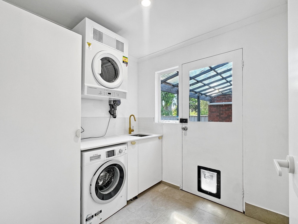 Spacious 2-bed Townhouse With BBQ