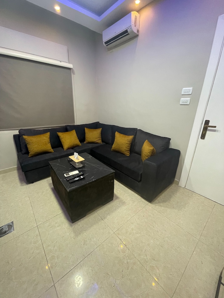 Charming Amman Apartent With City Views