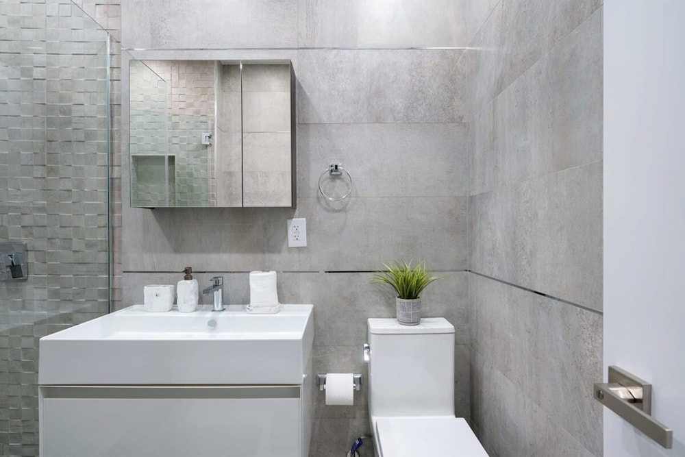 317-2a Sleek Modern 1Br UES W D