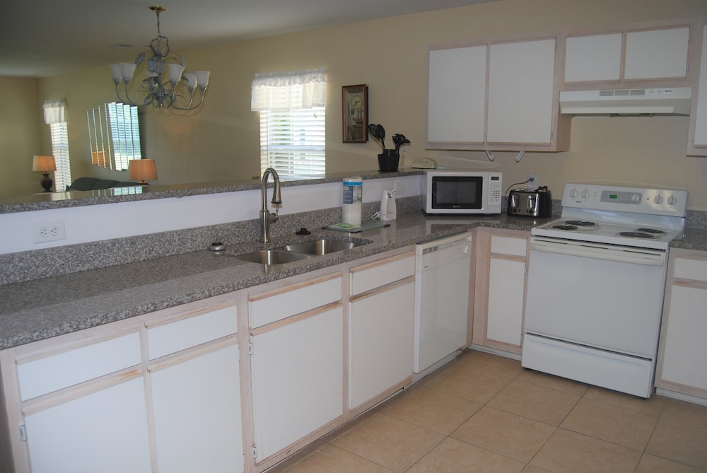 Fairways At Riveroaks 23d 3 Bedroom Condo by RedAwning