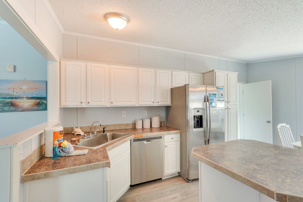 2 Blocks to Beach! Family-friendly Home in PCB