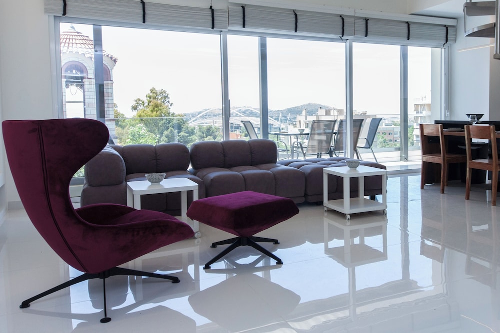 Marousi 2 Bd Luxury Living w Shared Pool