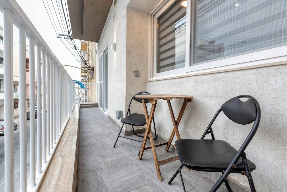 Luxury 3 BR Apt in Gzira Near Sliema - Stjulians