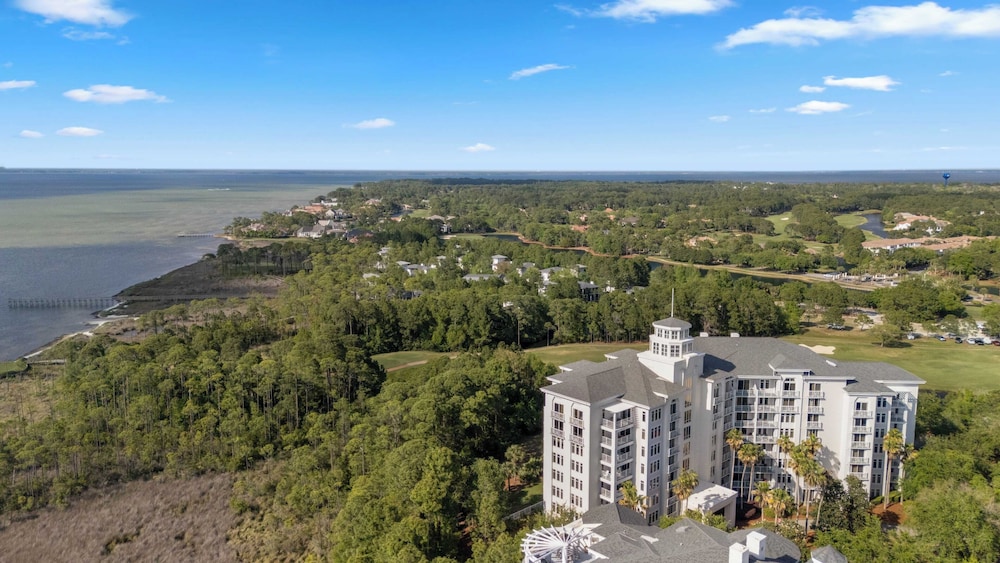 Studio Condo in Luxe Sandestin Resort w/ Balcony, Pool, + Walk to Baytowne Wharf