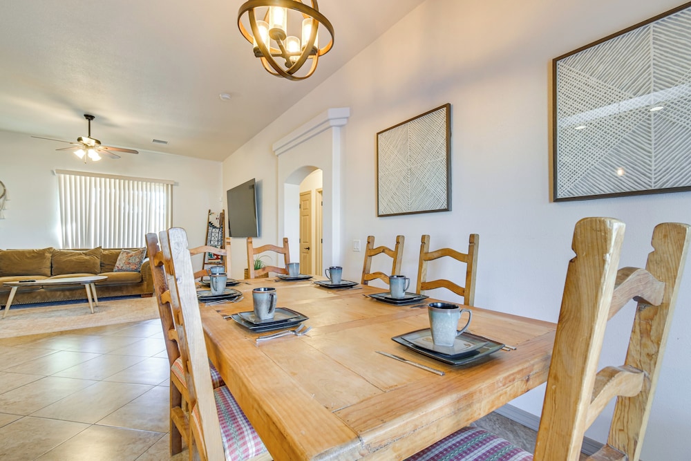 Putting Green & Mtn View: Lake Havasu City Home! view 5