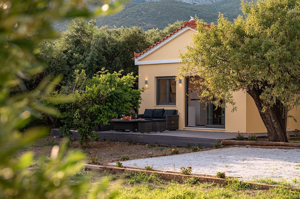 Seaside Villa Angel - Samos Cozy Getaway