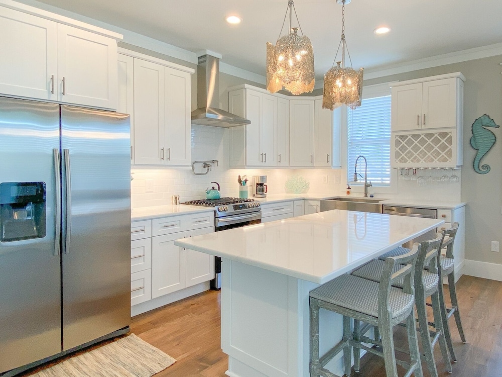 135 Island Escape: 5br Home W/ Pool And Spa! 5 Bedroom Home