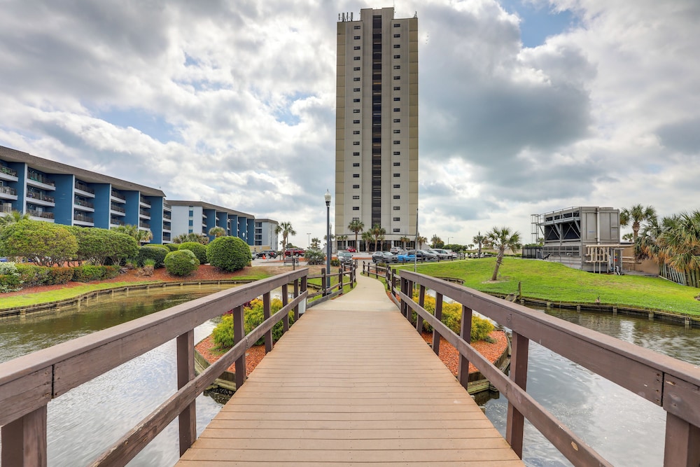 Ocean-view Balcony: Myrtle Beach Resort Condo!